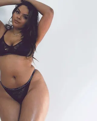 Assia, 31 ans, beurette à Brest