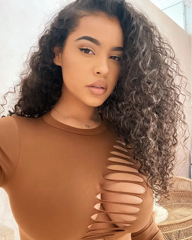Majda, 30 ans, beurette à Saint-Pol-de-Léon
