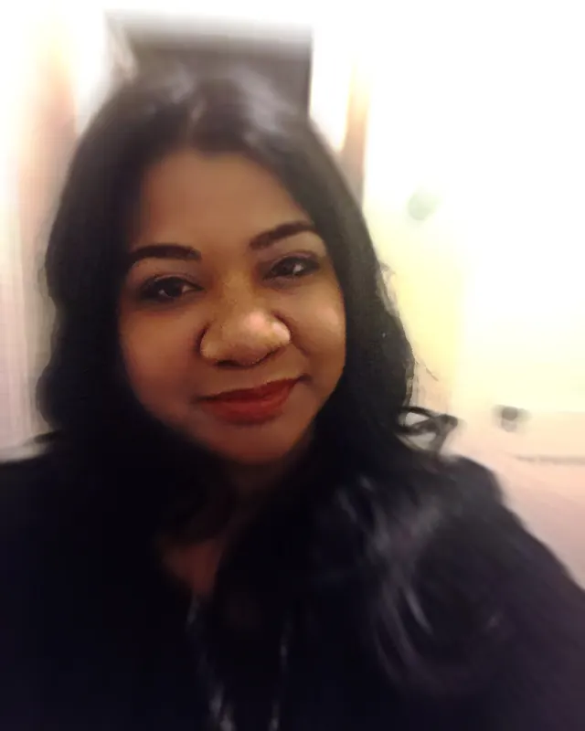 Radia, 43 ans, beurette à Saint-Rémy-lès-Chevreuse