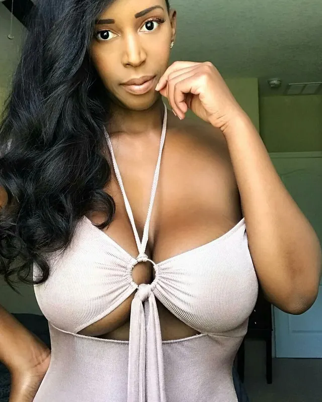Souad, 28 ans, beurette à Saint-Florent